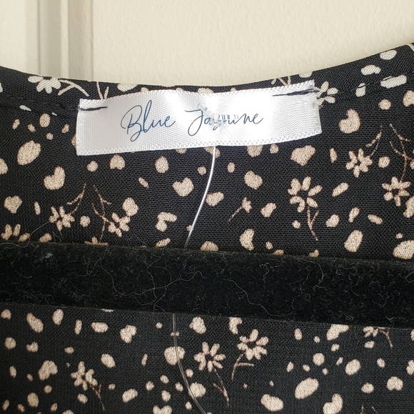 NWT Blue Jasmine Floral Crop Top - Picture 3 of 3